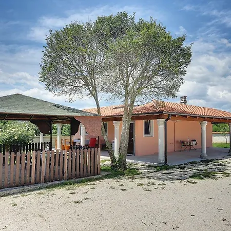 Holiday Mina Ližnjan
